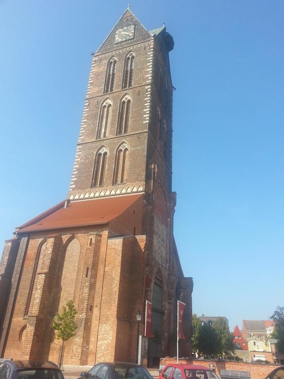 Pension Am Wassertor Wismar Bagian luar foto