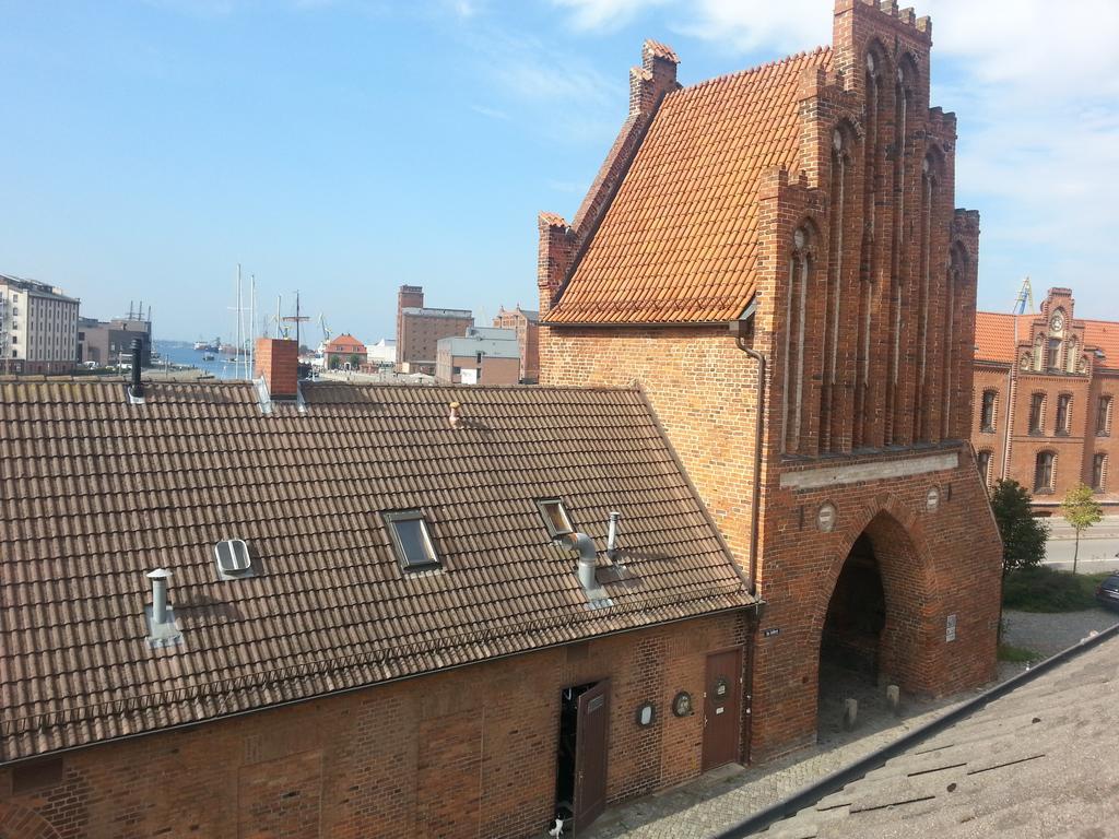 Pension Am Wassertor Wismar Bagian luar foto