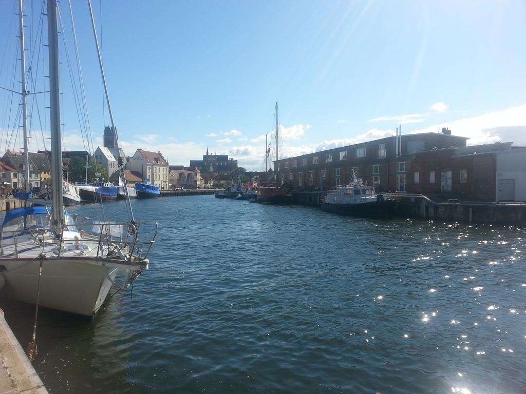 Pension Am Wassertor Wismar Bagian luar foto