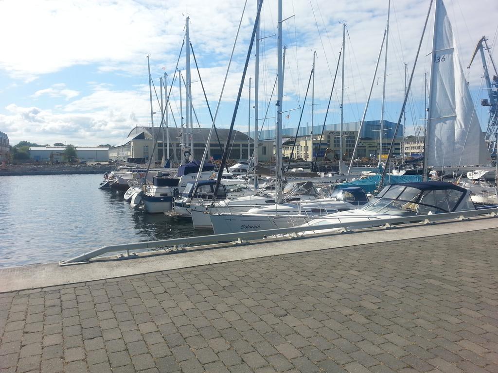 Pension Am Wassertor Wismar Bagian luar foto