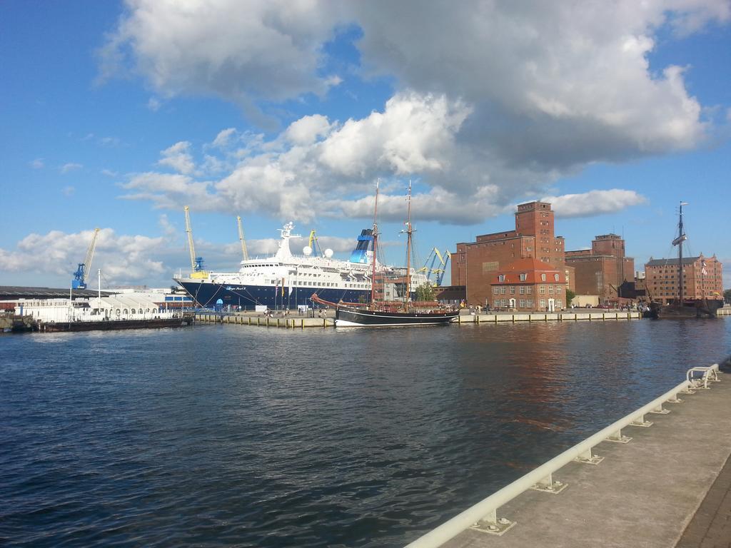 Pension Am Wassertor Wismar Bagian luar foto