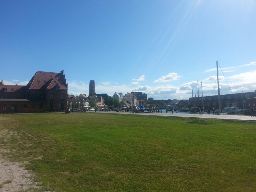 Pension Am Wassertor Wismar Bagian luar foto