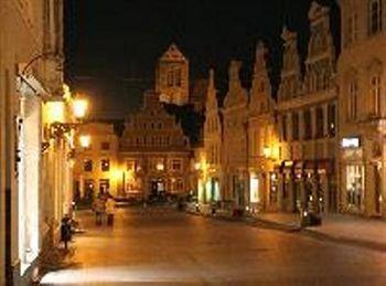 Pension Am Wassertor Wismar Bagian luar foto