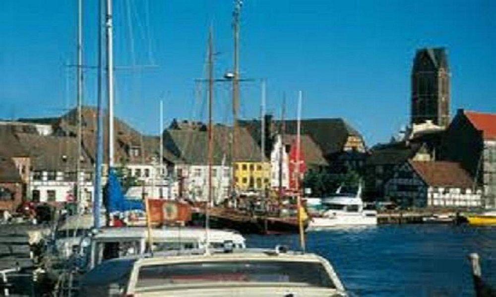 Pension Am Wassertor Wismar Bagian luar foto